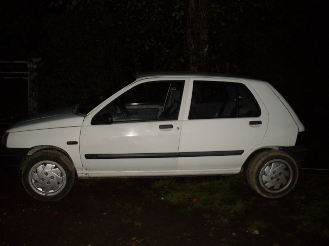 renault clio 1 !!!!!!!!!! - Page 3 Sdc10412
