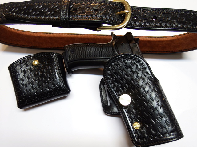HOLSTER "TACTICAL" (spécial tir rapide) by SLYE Dscf0322