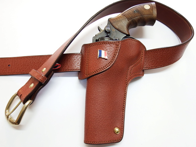 NOUVELLE FINITION pour les HOLSTERS by SLYE Dscf0420