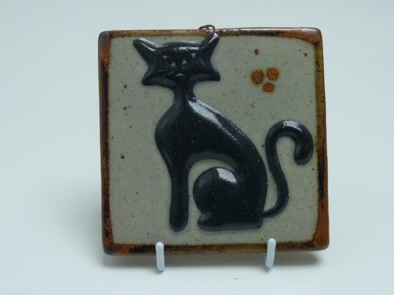 Stoneware cat tile - Mexican  P1000917