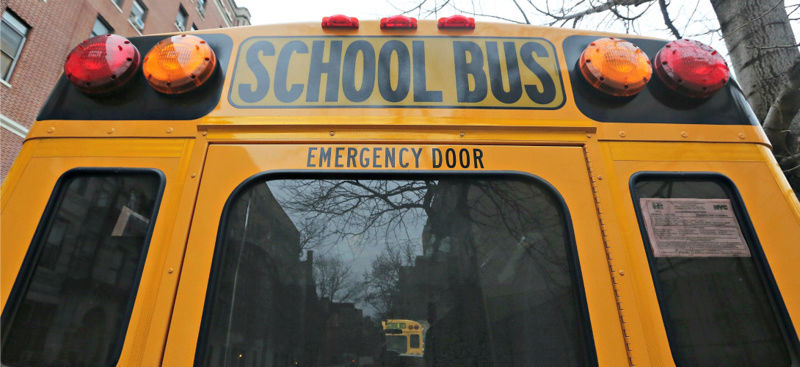 Des agents de la CIA oublient des explosifs dans un bus scolaire School10