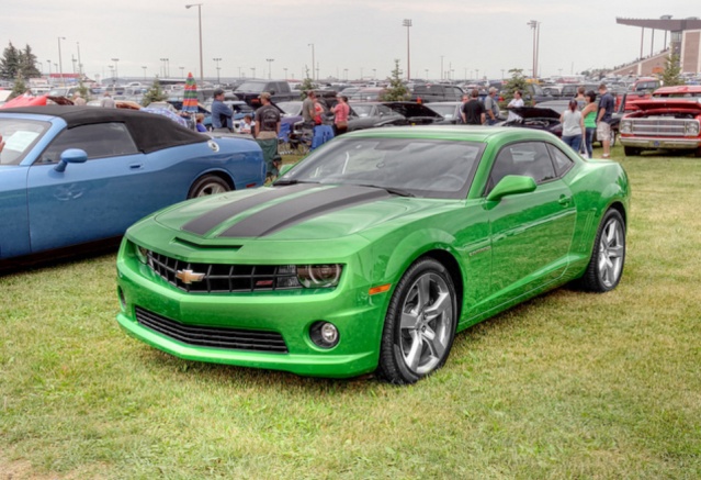 compare stock & custom paint Camaro10