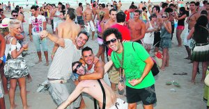 FOTOS Y CRONICA.-Simple Minds y The Cranberries en el festival Arenal Sound de Burriana( Castellón) - Página 5 26024211
