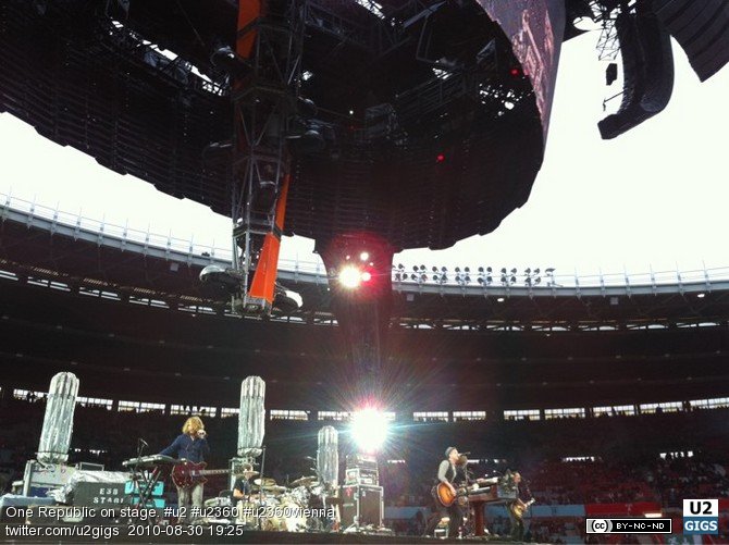 U2(VIENA)360º Tour.-30 Agosto 2010.-TERCER LEG (EUROPA) FOTOS Y CRONICA.- Twitte18