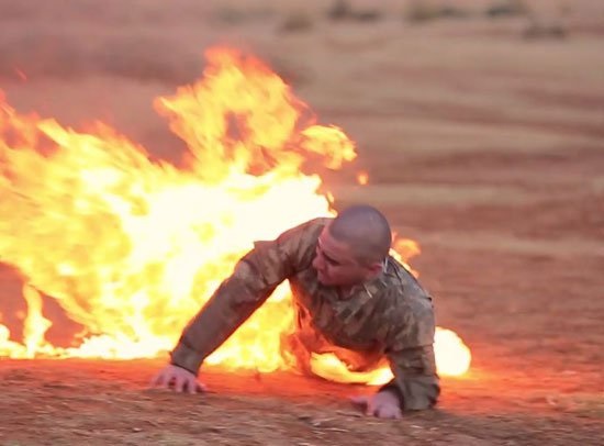 2 فيديو و 10 صور مروعة داعش يحرق جنديين تركيين أحياء! 18+ 20+ 22210