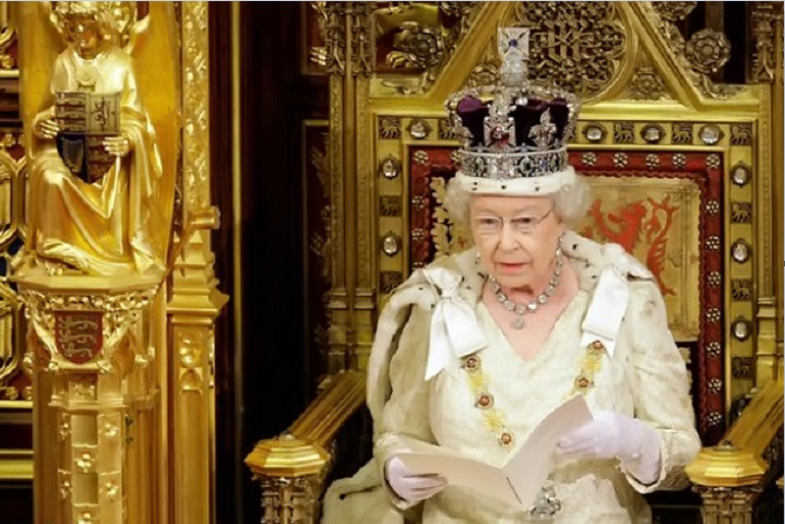 الملكة إليزابيث أَلِيكسندرا ماري الثانية برطانيا Ilizab10