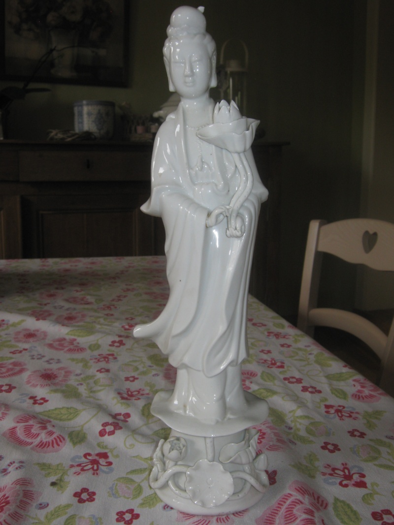 Statue déesse chinoise en porcelaine Img_0320