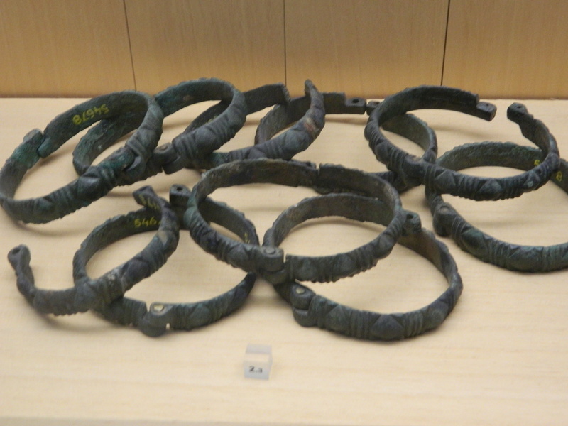bracelet GR musée de st germain en laye Bracel17