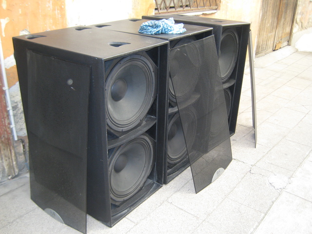 a vendre system complet MARTIN AUDIO BLACKLINE 12800 DOLLARDS !!!! Img29610