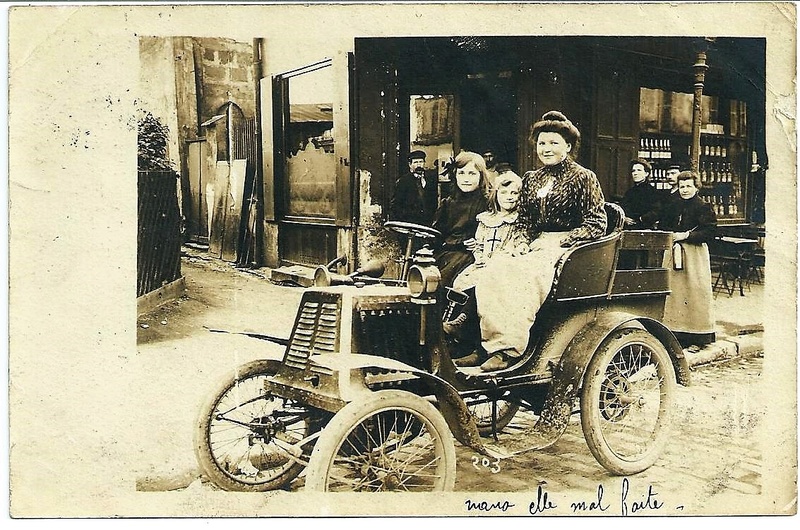 Deux gamines à St Ouen en 1908 Voitur10