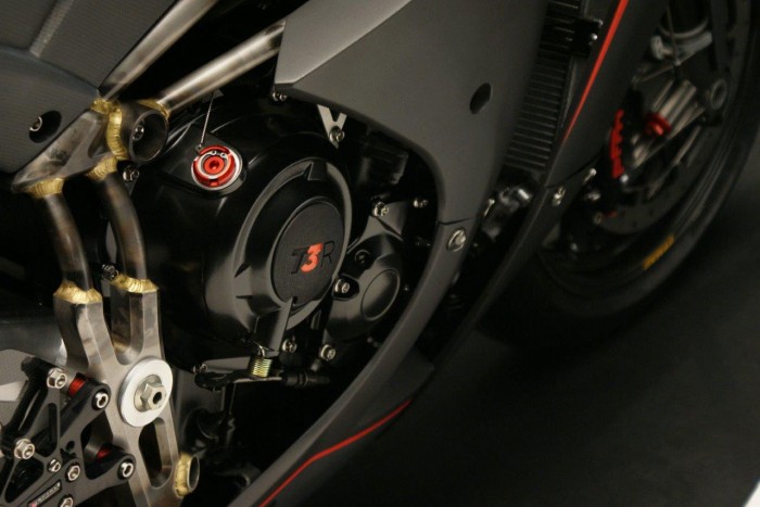 UN gros trois Cylindre sport !!!! - Page 3 Img_1320