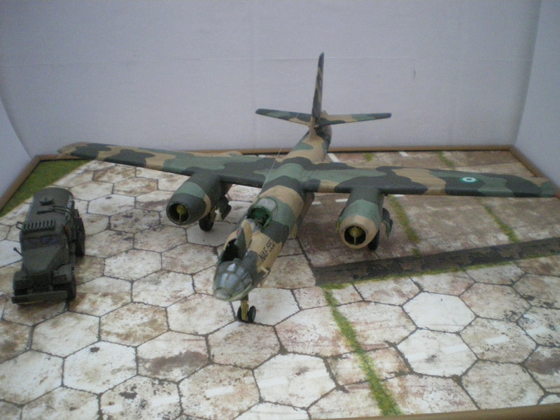 [Trumpeter] Iliouchine Il-28 "Beagle" - Nigerian Air Force 1969 -  1/72 Imgp0085
