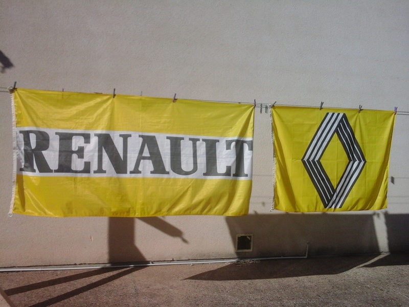 Drapeaux Renault Drapea12