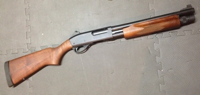 Remington à pompe custom de type S.B.S. (Short, Barrel, Shotgun) B1fa5210