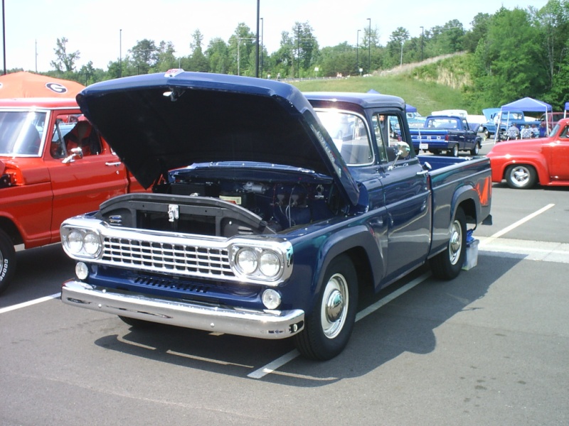 1957 & 1958 Fords 2010_f20