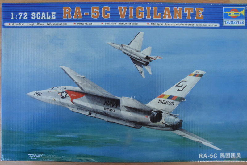North American RA-5C "Vigilante" - 1/72 - Trumpeter Dsc_0299