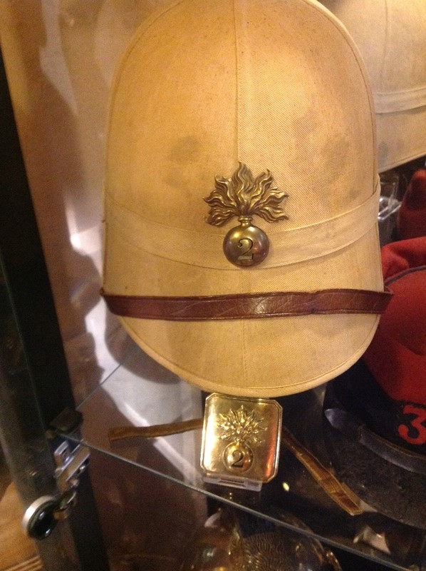 Le casque colonial modèle 1886  Casque11