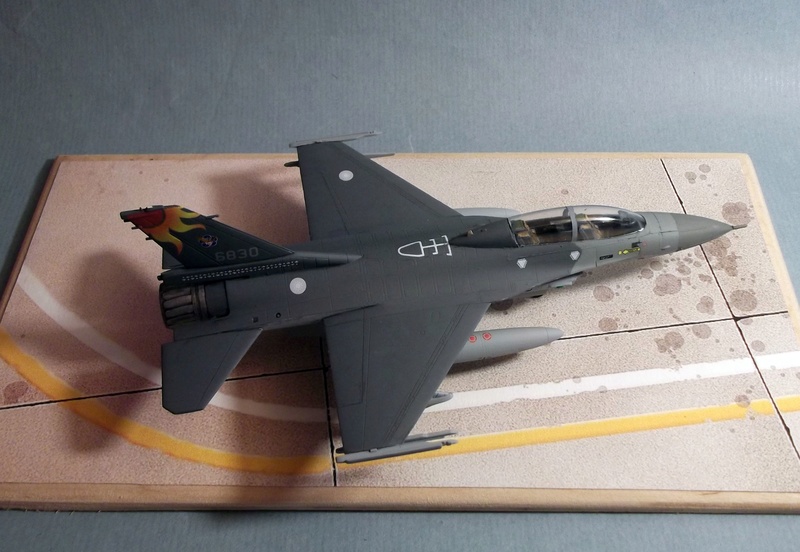 [Hobbyboss] F16B Rocaf Dscf5817