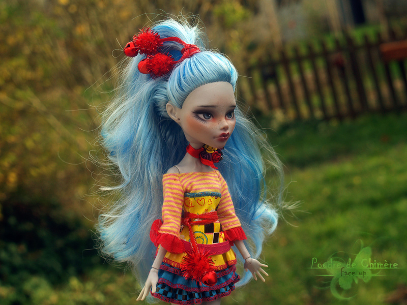 Monter High repaint - Deux draculaura bien différentes - Page 5 Ghouli11