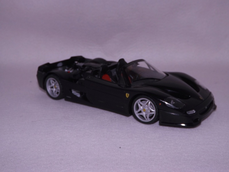 ferrari F50  [ tamiya 1/24] - Page 3 Dscf6113