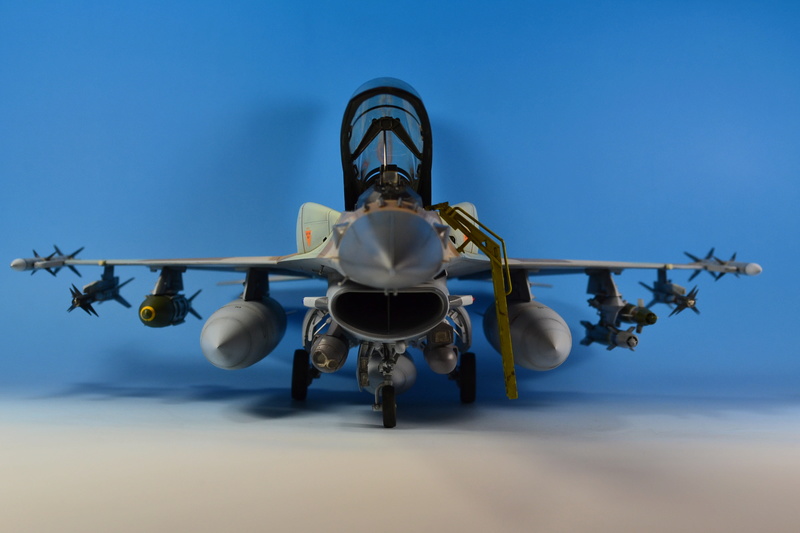 F-16I SUFA von Academy in 1:32 Dsc_0041