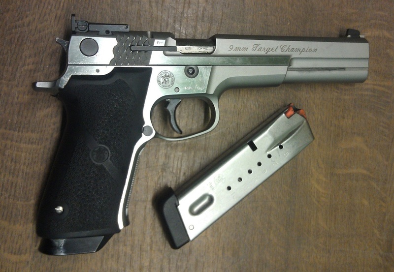 SMITH & WESSON TARGET CHAMPION - PERFORMANCE CENTER - 9 MN Imag1810
