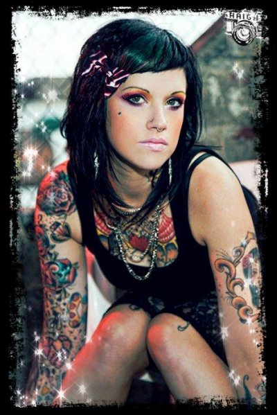 CHARME - Les plus belles femmes sont tatouées... - Page 5 30690010