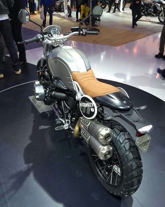 PHOTOS - BMW - Bobber, Cafe Racer et autres... - Page 7 Cf288610