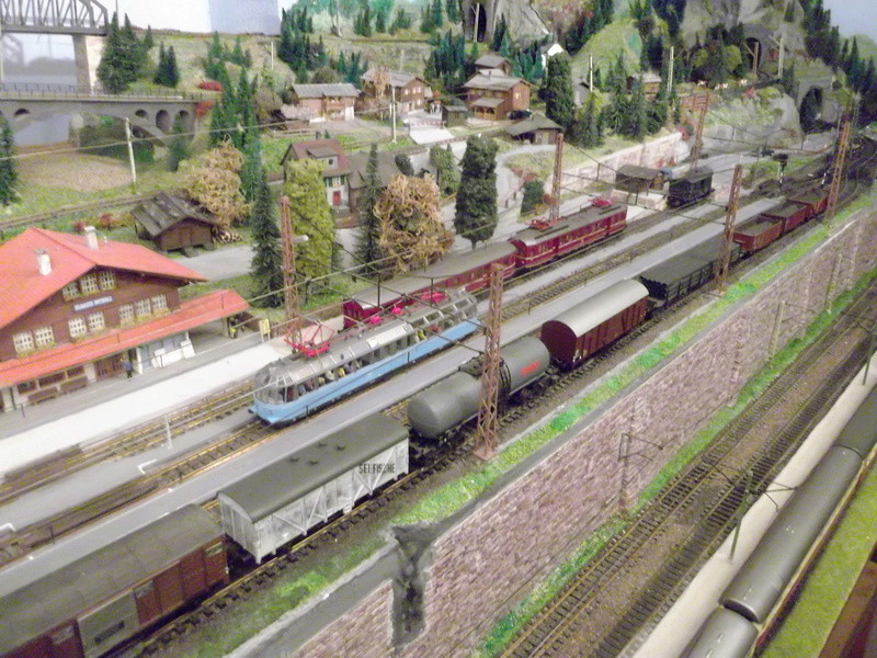 Güterzug auf der neuen Kleinbahn-Anlage Dscf3410