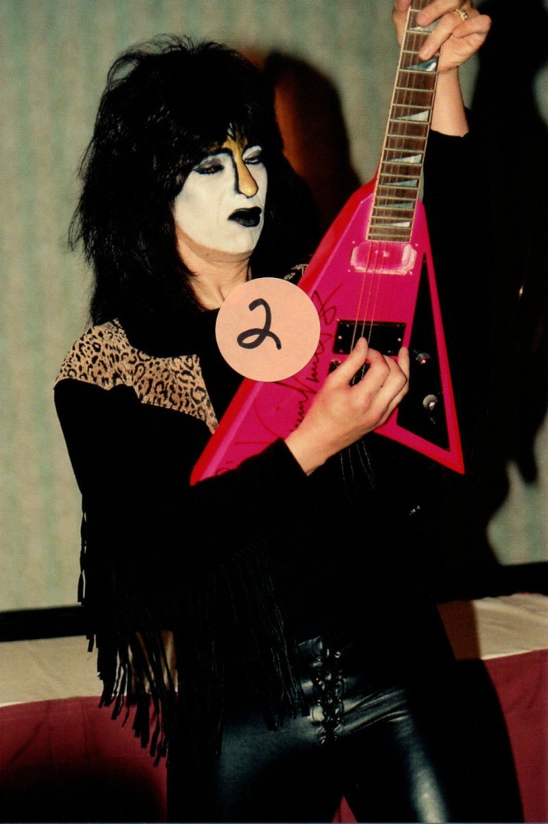 Vinnie Vincent - Page 14 Kgrhqj14