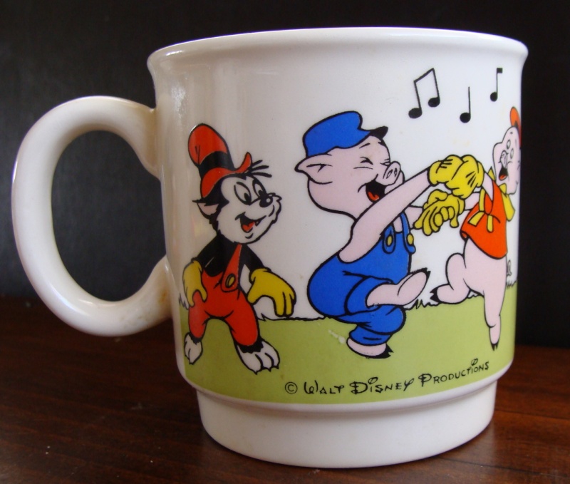 disney - Two mugs - Walt Disney and Around the Bays Dsc01315