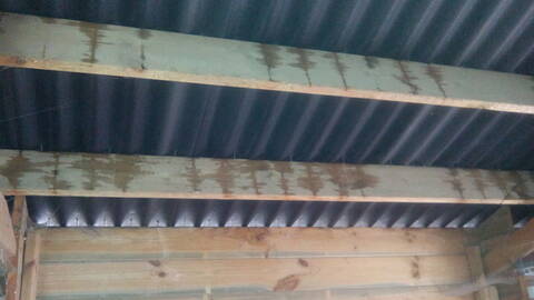 Condensation toiture d'atelier