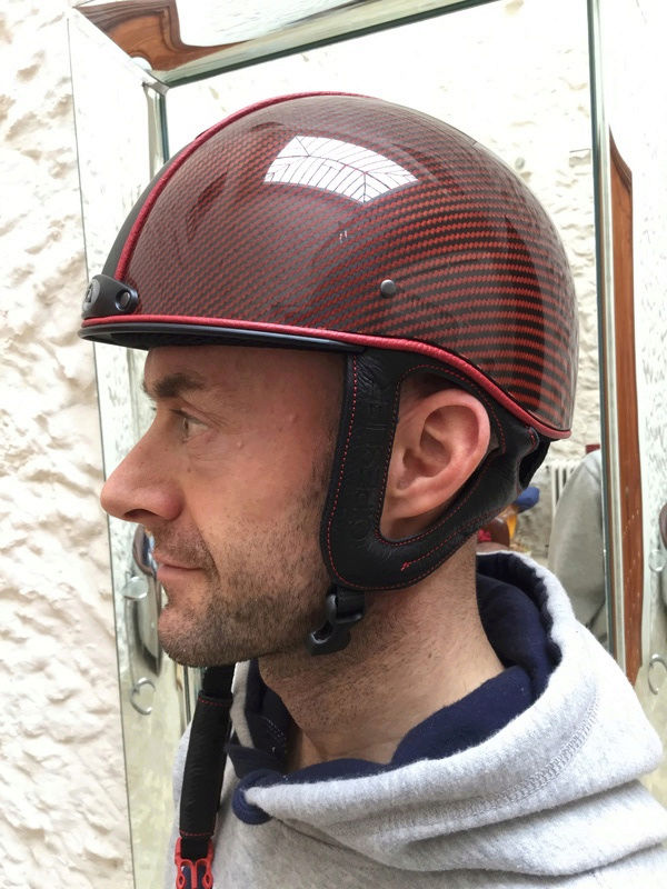 Casque rouge Img_0810