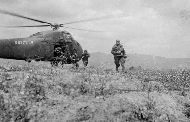 Commandos de l'air : Tireurs au Canon et a la Mitrailleuse . Cfa_al11