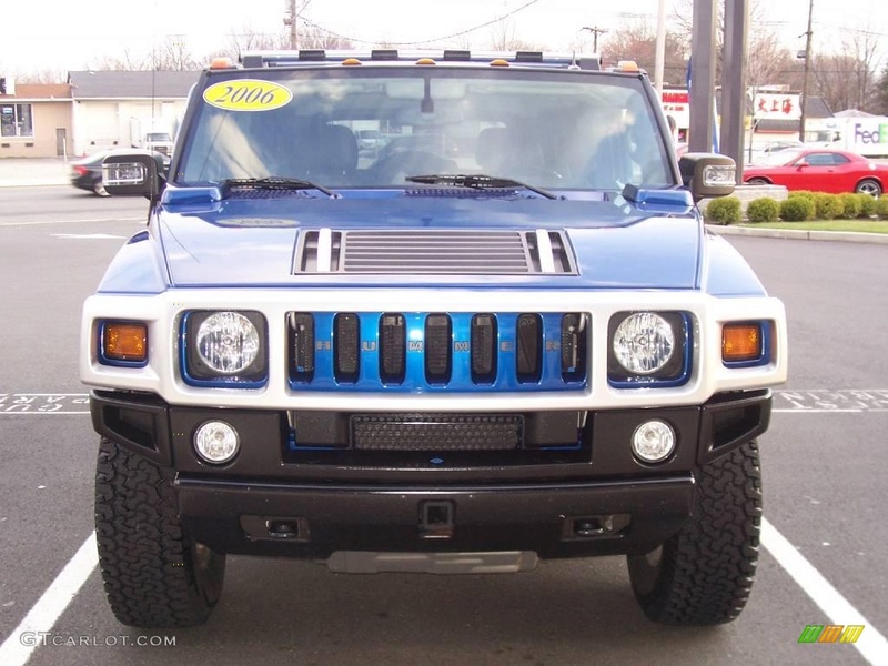 Connaissiez vous le Hummer H2 2006 Pacific Blue SUV ? vue par le Club Hummerbox cette édition très limitée 70431811