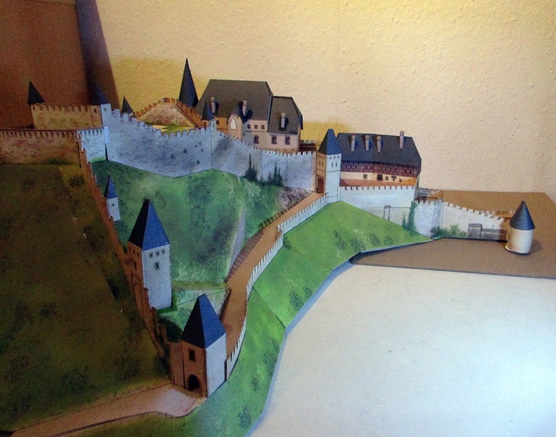 Fertig - Burg Karlstejn, Betexa,1 / 350, gebaut von Helmut D. Img_1032