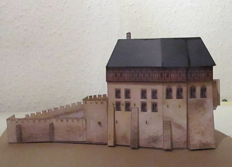 Fertig - Burg Karlstejn, Betexa,1 / 350, gebaut von Helmut D. Karlst21