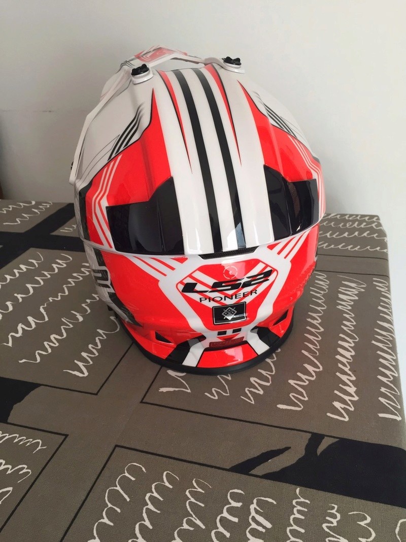 Casque moto-cross pare-soleil integre - Page 2 00211