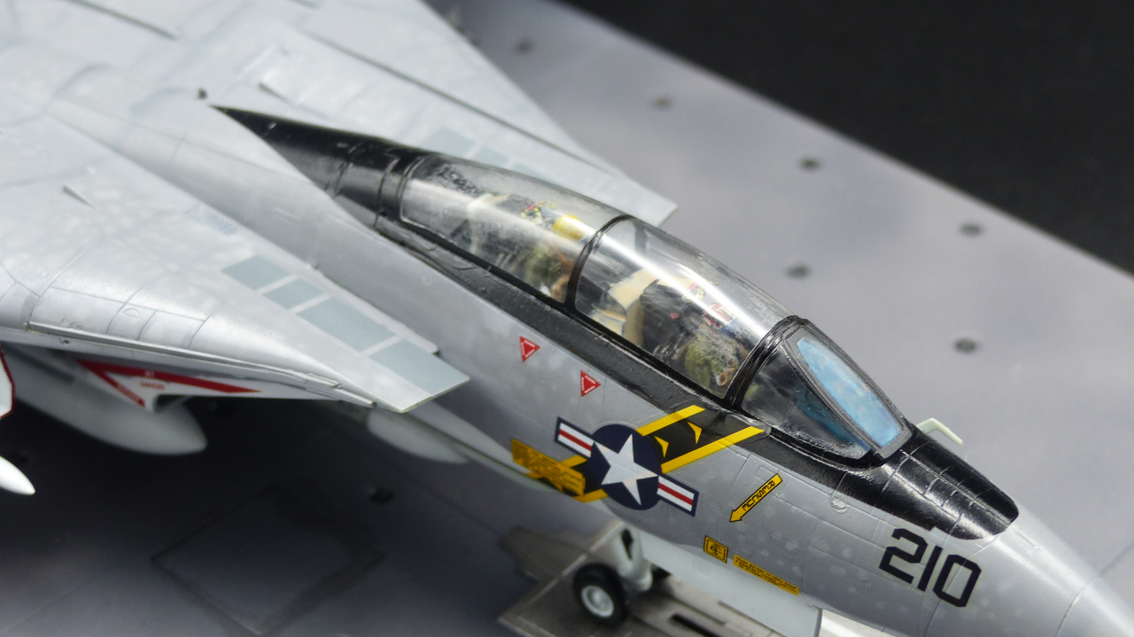 F-14A Academy  1/72  VF-84  (1981) - Montage Duo F14a_122