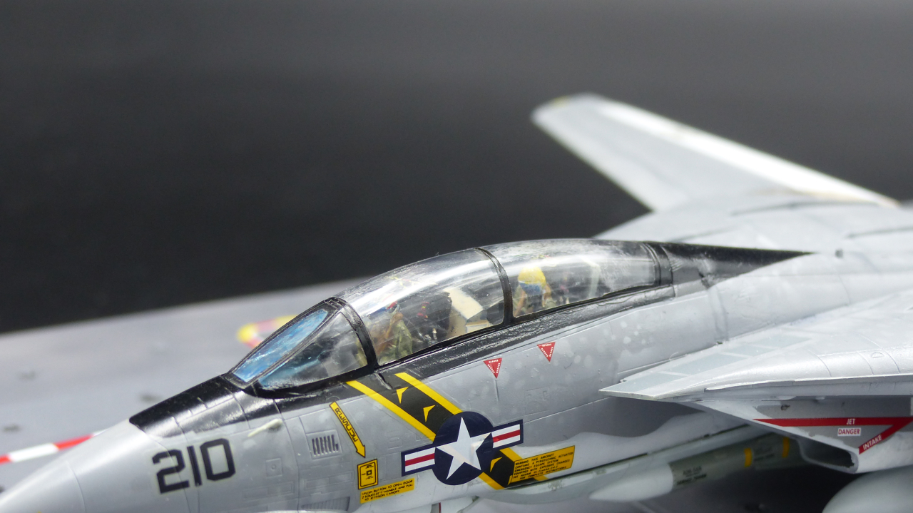 F-14A Academy  1/72  VF-84  (1981) - Montage Duo F14a_123