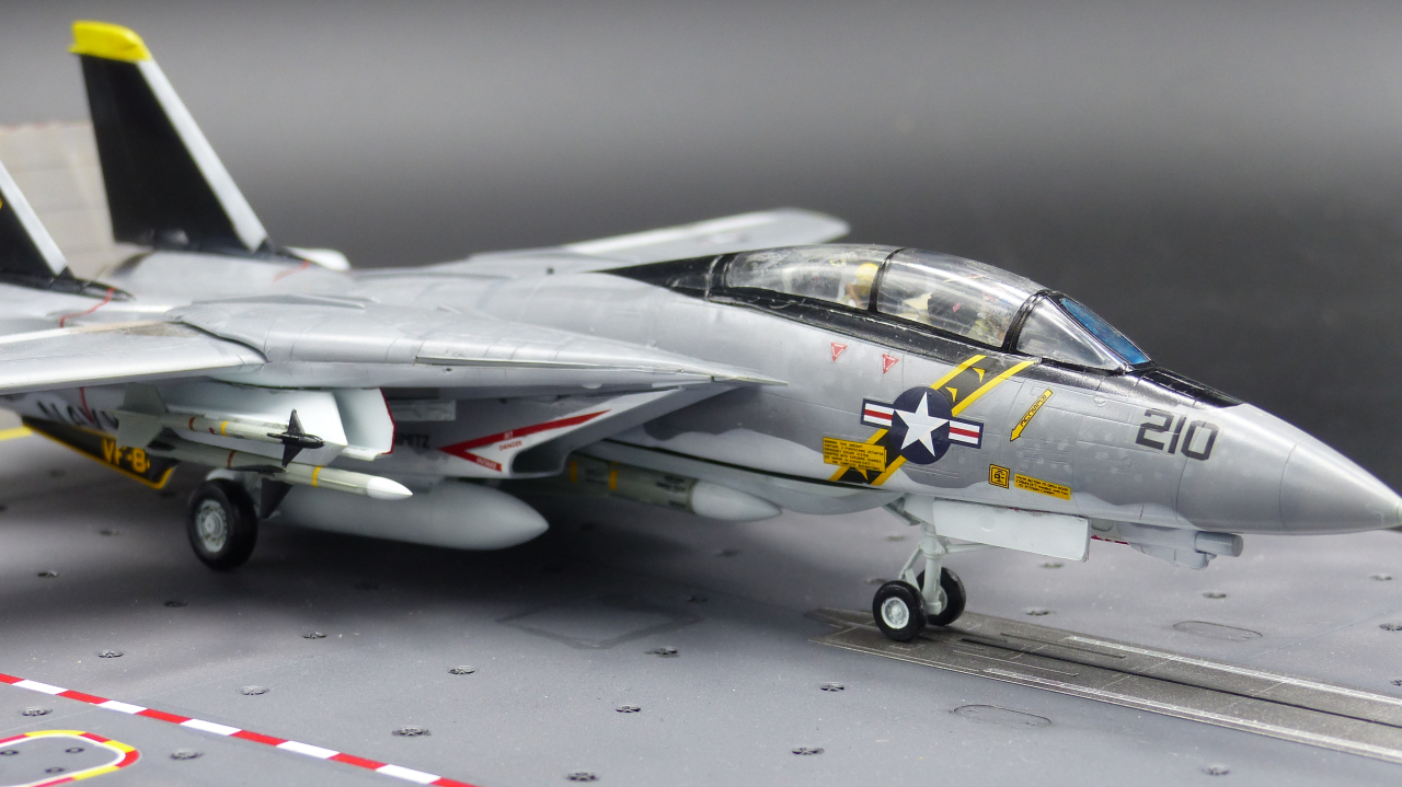 F-14A Academy  1/72  VF-84  (1981) - Montage Duo F14a_811