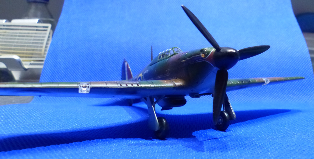 Hawker Hurricane MK.I [Eduard profipack 1/72°] de Yuth Hurric52