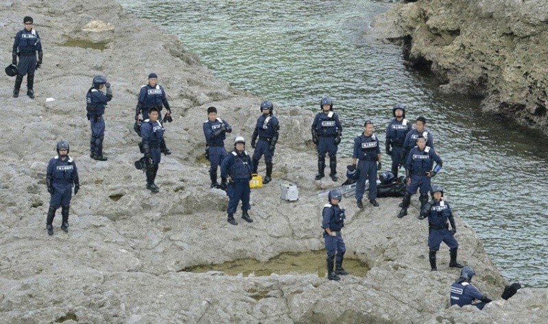数十名日本警察登钓鱼岛防台湾保钓船  12374811