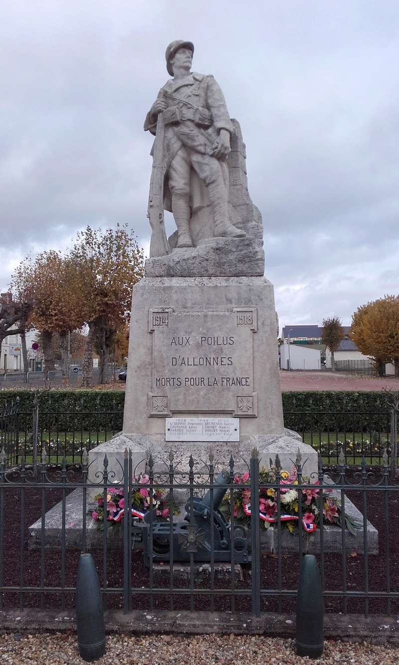[Histoires et Histoire] Monuments aux morts originaux Français Tome 1 - Page 32 01910