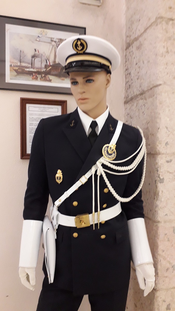 [ Les musées en rapport avec la Marine ] Conservatoire des tenues à Toulon - Page 8 20211151