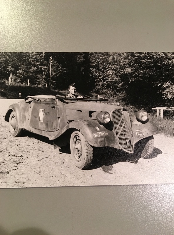 La Traction Avant Citroën sous l'uniforme Img_1518