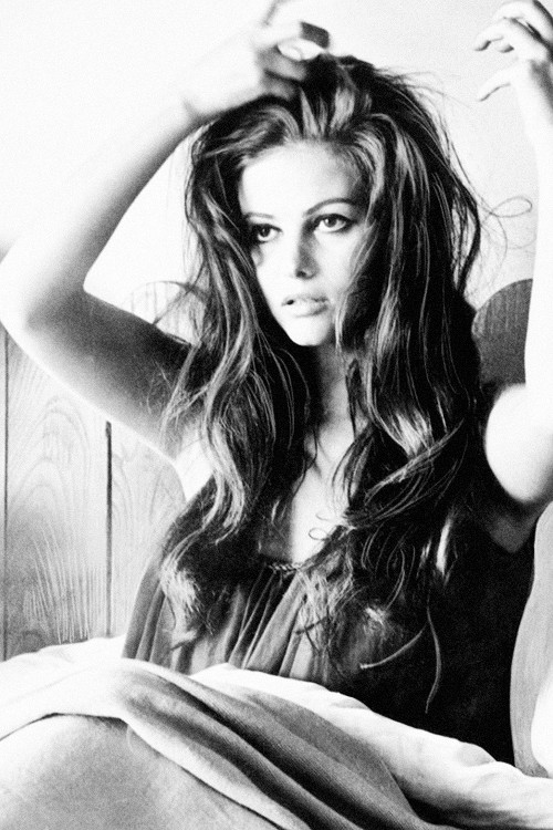 Claudia Cardinale - Page 15 26aa1610