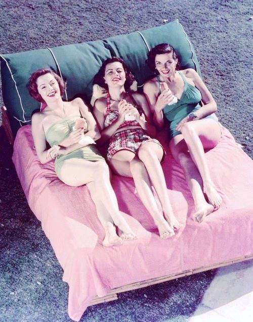  fifties girls - photos 1950's de pin up (ou filles) anonymes 10119910