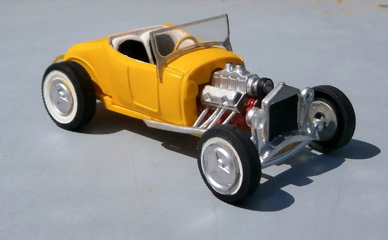 1927 Model T Ford - Sad Sack - Model kit - 1:32 scale - hot rod - Aurora - 1962 P8040018