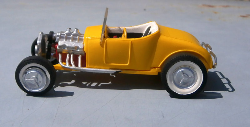 1927 Model T Ford - Sad Sack - Model kit - 1:32 scale - hot rod - Aurora - 1962 P8040020